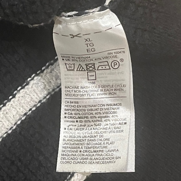 Black and White Striped Sweater - XL - Picture 6 of 6